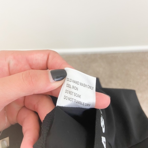 LF Emma & Sam black spell out nylon leggings XS - Picture 6 of 6